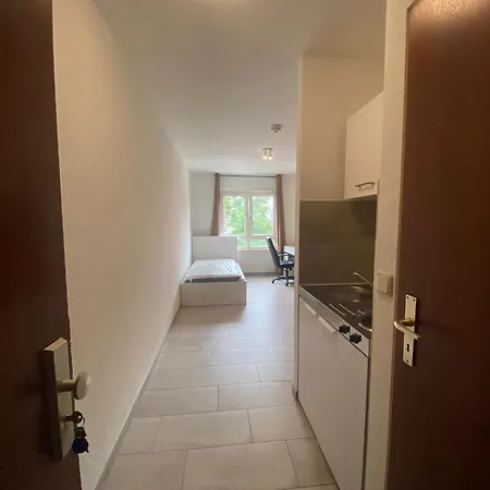 شقة 1-zimmerwohnung Naehe Innenstadt *